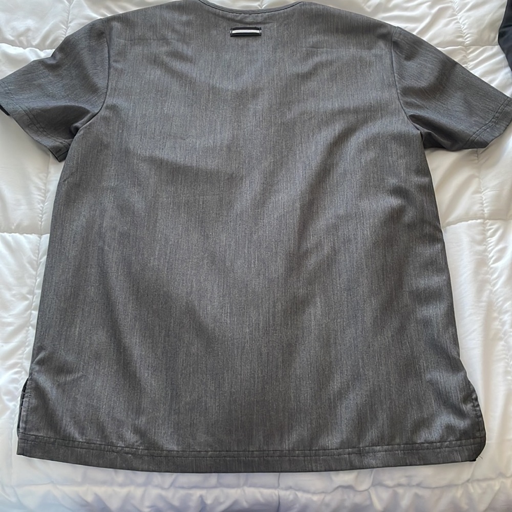 Mens scrub top - Picture 3 of 3